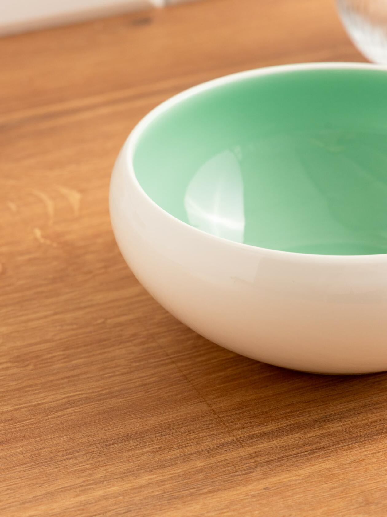 Porcelain Ramekins Set of 6 - for Creme Brulee, Baking, Souffle, Lava Cakes, Pudding. Custard Cups for Baking and Dipping. Microwave, Oven, and Dishwasher Safe, Scratch Resistant. 3.8 x 1.9 in - 5oz