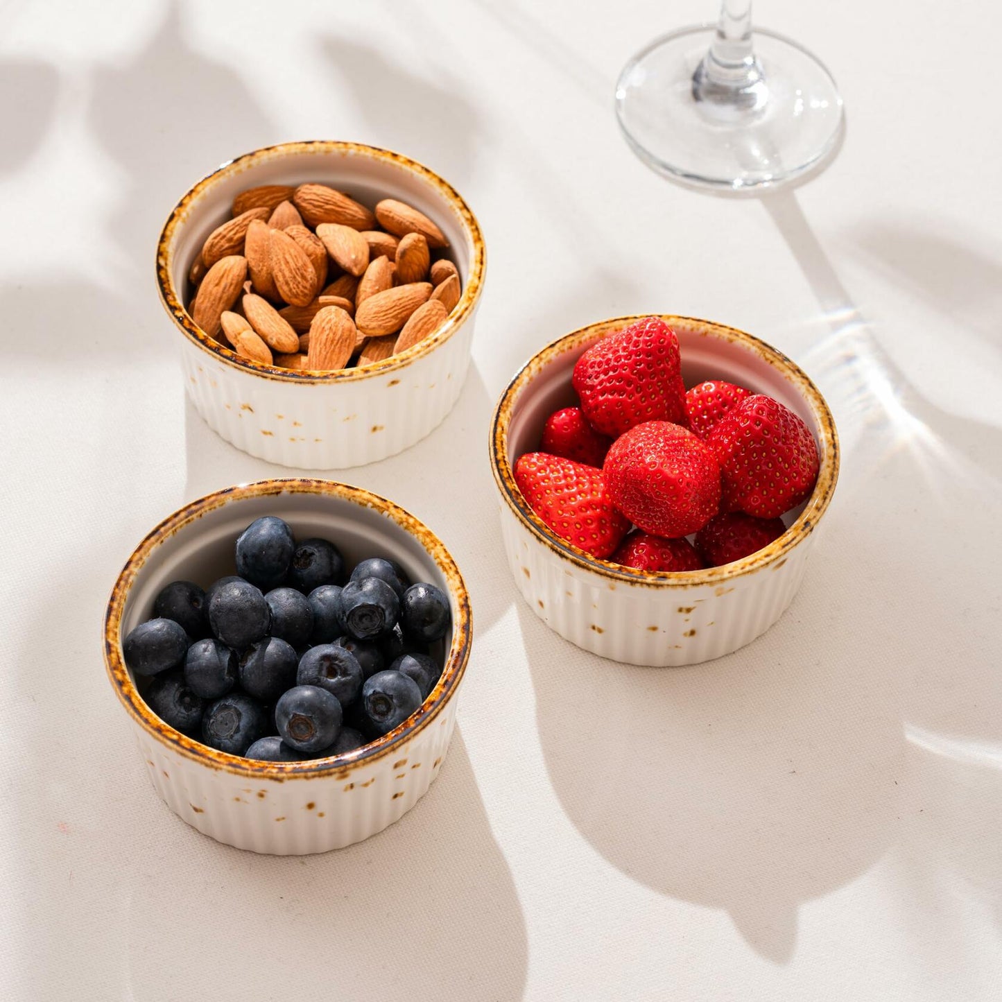 Porcelain Ramekins 6oz, Set of 6 - Creme Brulee Ramekins Oven Safe, Porcelain Ramekin Bowls for Custard, Lava Cakes, Pudding, Flan, Mini Desserts, Jam and Ice Cream, Single Mini Bowls. 3.5 x 1.7 in