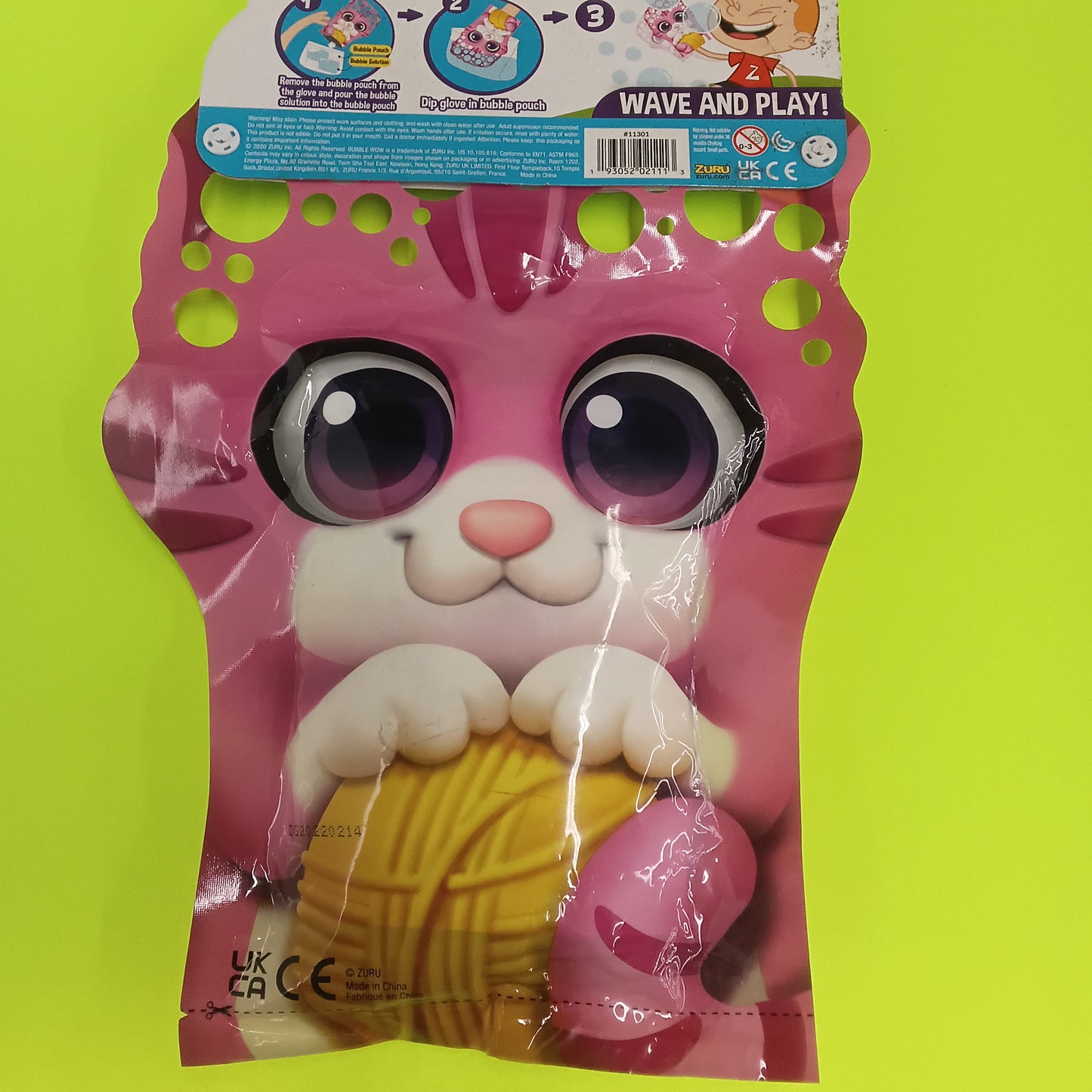 Zuru Bubble Wow 

€œGlove

€‘A

€‘Bubbles

€� Bubble Glove Toy with Solution product image