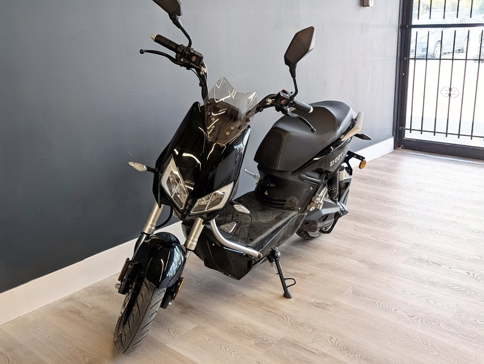 2021 Ziggy Z3 Sport Electric Scooter – 60V Lithium, 40-Mile Range