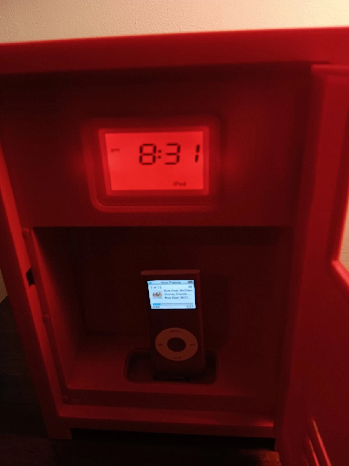 High School Musical iPod Clock Radio & Disney Mix Stick